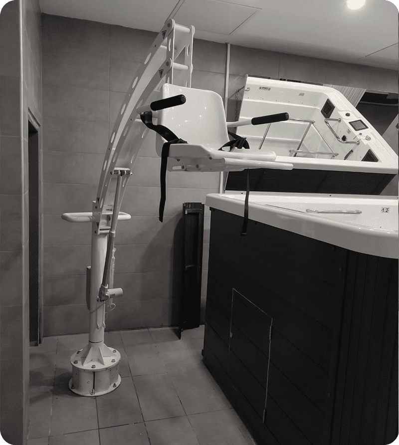 Elevated Pool Lift зображення